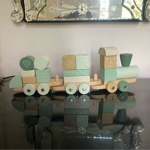 Moover Wooden Train Set - Green and Tan